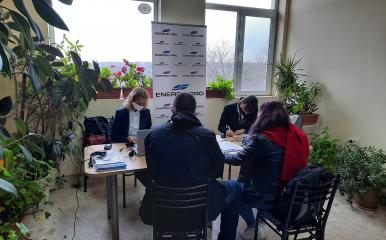 Представители на ЕНЕРГО-ПРО се срещнаха с жители на варненското село Болярци по въпроси за електрозахранването
